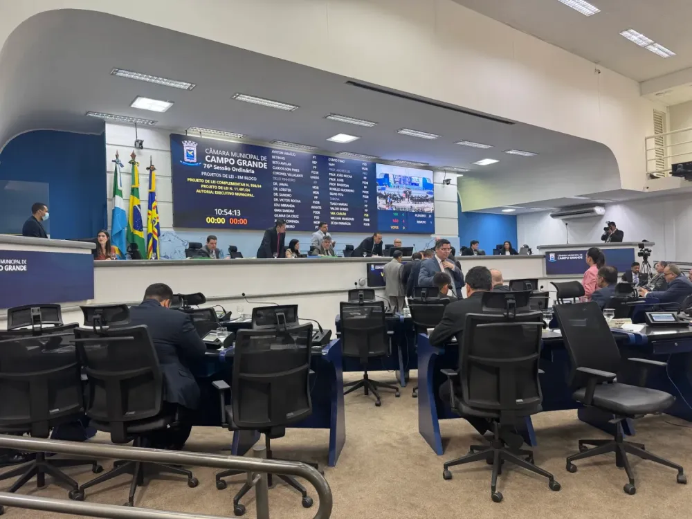 Câmara trava votação de reforma administrativa de Adriane Lopes