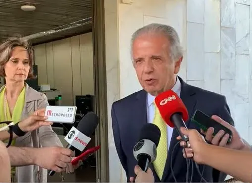 Ministro da Defesa comenta prisão de Braga Netto: “Há constrangimento ao espírito do corpo das Forças”