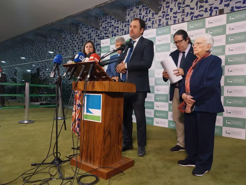 PSol denuncia Arthur Lira por manipulação de emendas e pede intervenção do STF