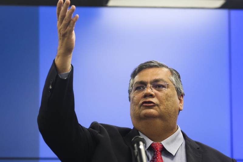 Dino enviará ao Congresso proposta para fortalecer atuação dos poderes