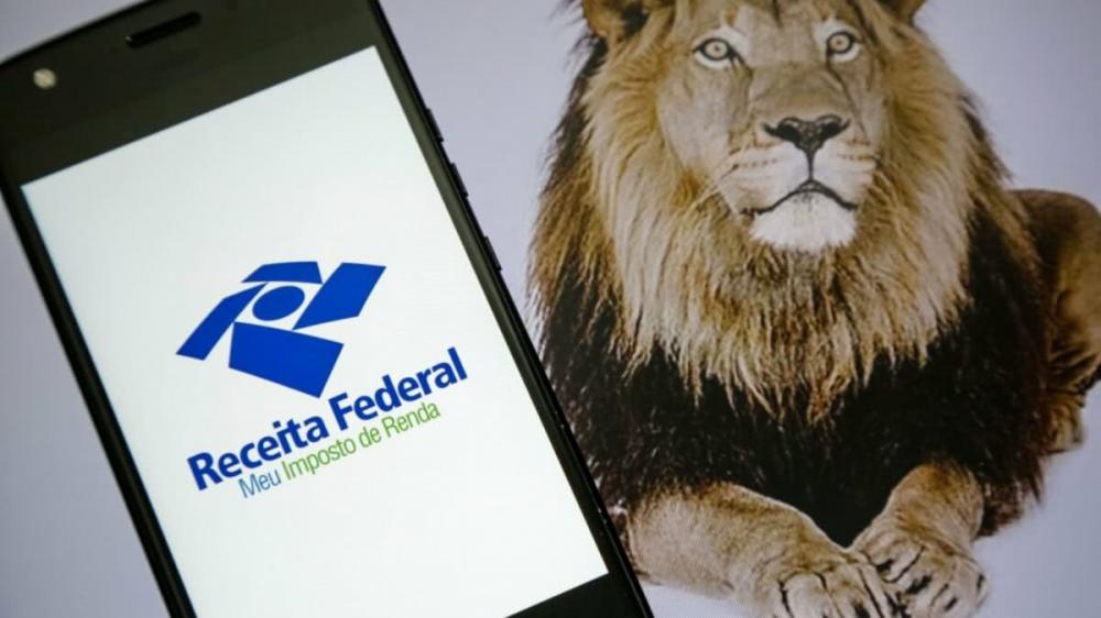 Imposto de Renda será cobrado de quem recebe um salário mínimo e meio