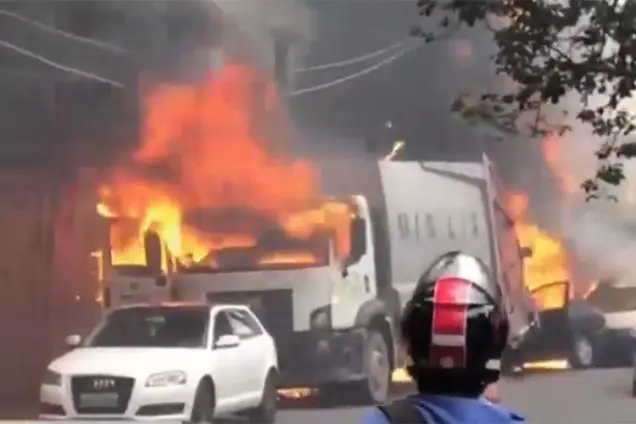 Queda de avião sobre ônibus em São Paulo deixa dois mortos e seis feridos
