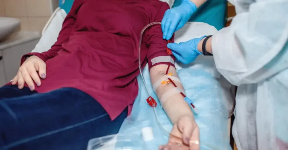 Caos na saúde: Governo Federal atrasa R$ 400 milhões e põe em risco tratamento de 110 mil pacientes renais