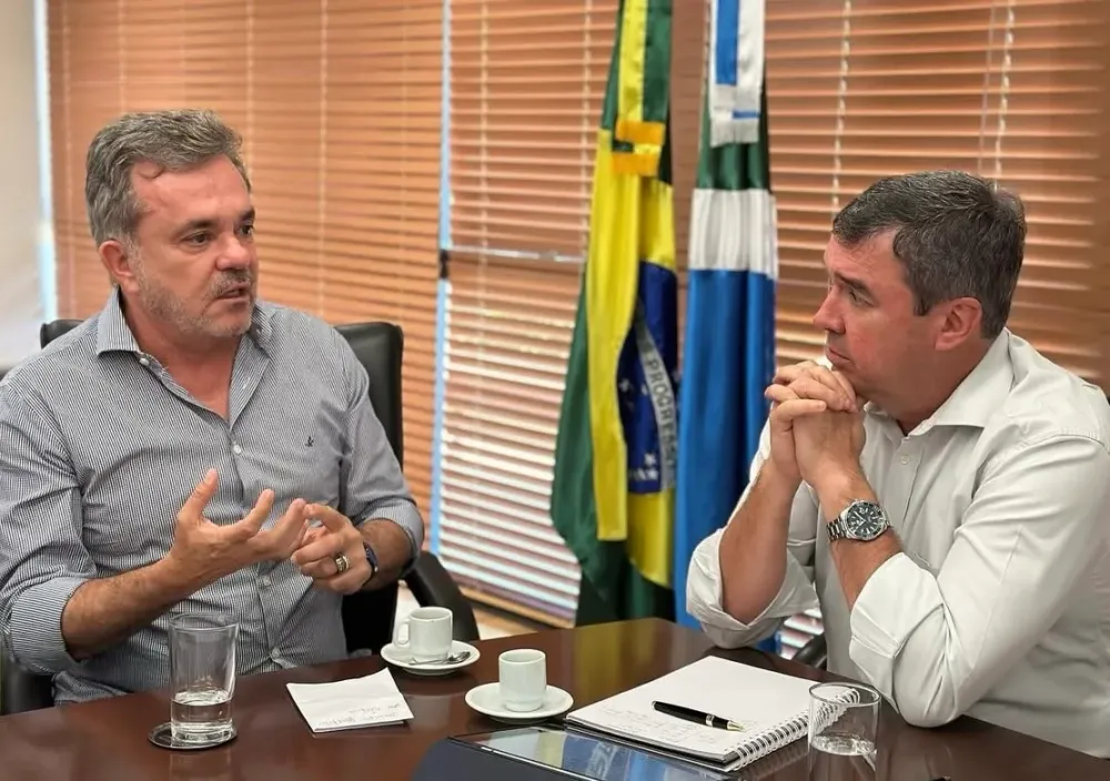 PT impõe condições a Riedel: Apoio a Lula ou confronto nas urnas em 2026