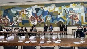 Lula mostra frustração com falta de prestígio e cancela agenda após evento esvaziado no Planalto