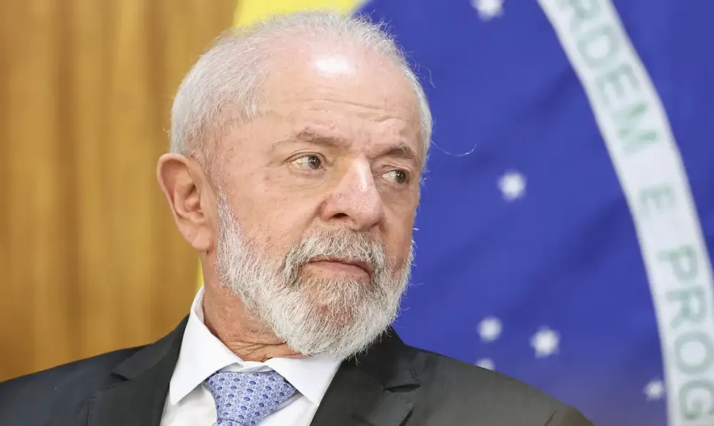 Popularidade de Lula despenca e governo se apressa em medidas para reverter queda antes de 2026