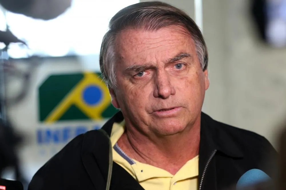 Bolsonaro insiste na candidatura de 2026 e articula resistência diante de acusações de golpe