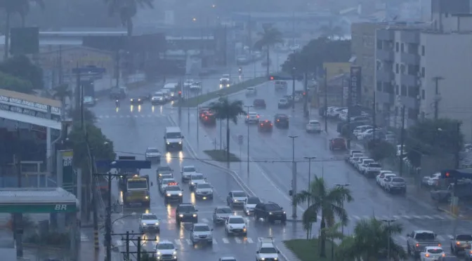 Campo Grande em alerta para chuvas intensas e risco de rajadas de vento