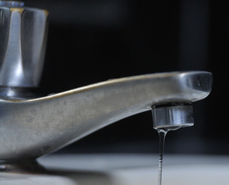 Áreas de cinco RAs sem água nesta quinta (19) para melhorias no sistema