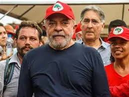 Lula visita assentamento do MST e promete destravar reforma agrária