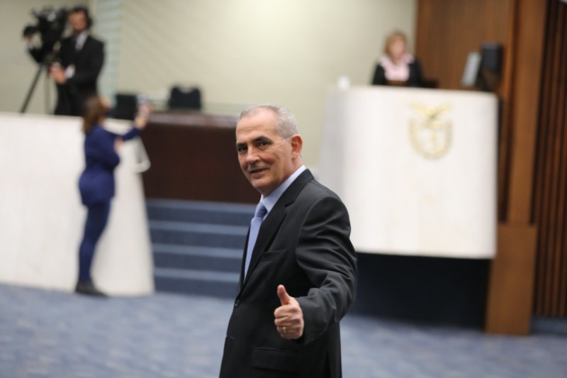 “É momento de abrir espaço para novas ideias”, diz deputado Nereu Moura