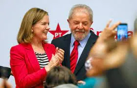 Gleisi Hoffmann rebate críticas e defende Lula após polêmica sobre declaração machista
