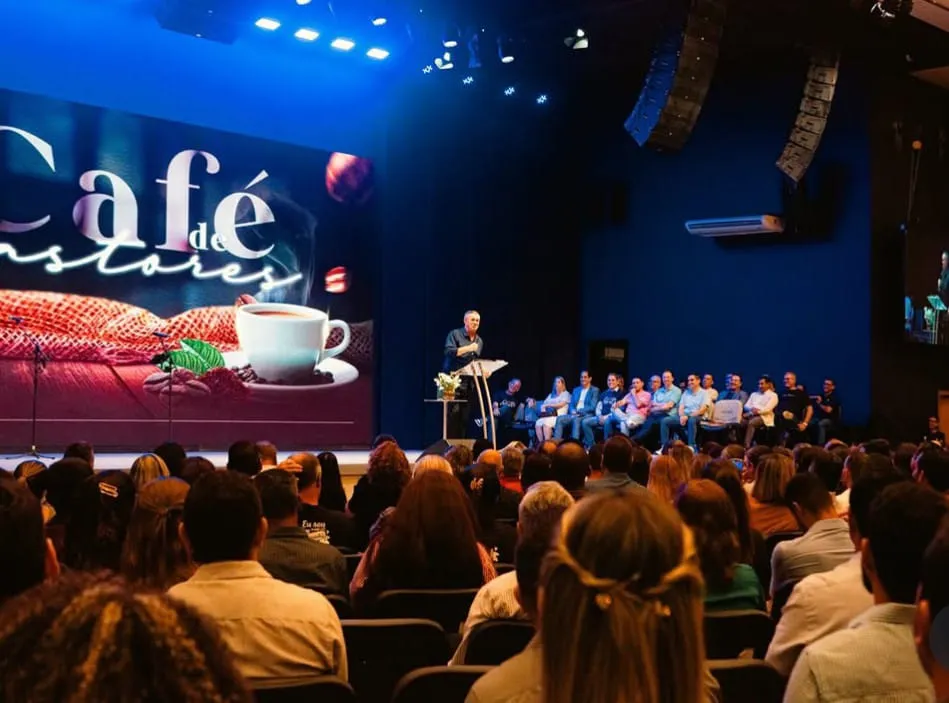 Café dos Pastores em Campo Grande: A pressa de Bolsonaro e a decisão polêmica do Apóstolo Dinho