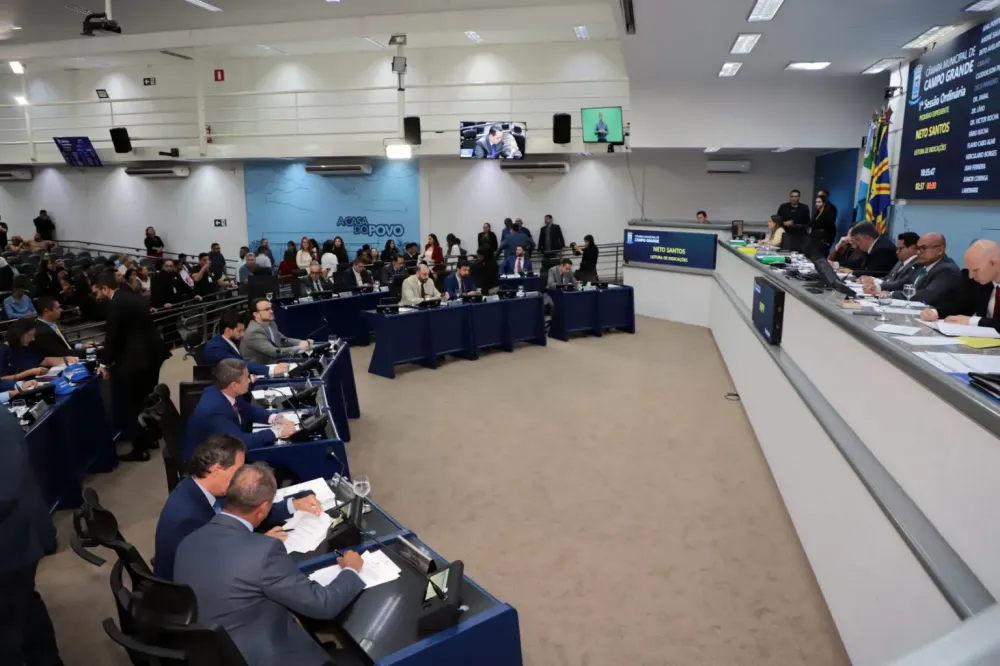 Câmara de Campo Grande rejeita gratuidade no transporte para vítimas de violência: uma derrota para a causa feminina