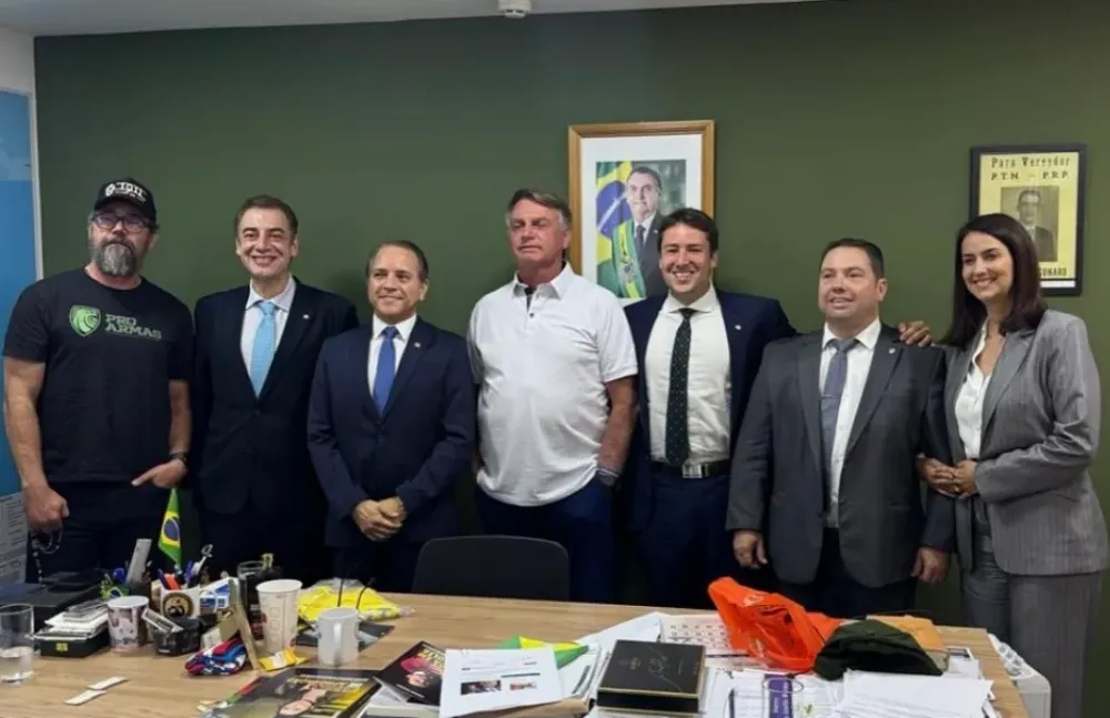 Bolsonaro oficializa apoio à vice-prefeita de Dourados para o Senado