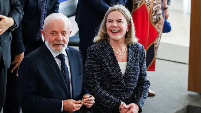 Gleisi promove “empréstimo do Lula” enquanto inflação alta e alimentos caros afundam popularidade do governo