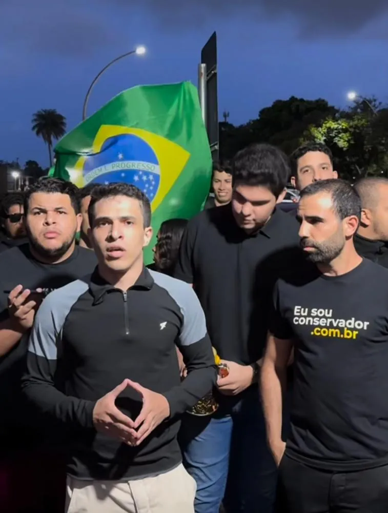 UnB se torna bastião da intolerância: Jovens de direita reprimidos em ato por ameaças e autoritarismo