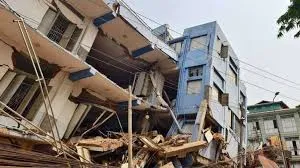 Terremoto de magnitude 7,7 sacode Mianmar e Tailândia: Onda de destruição deixa mortos e feridos