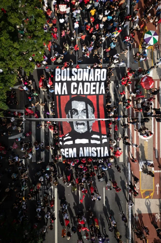 Boulos fracassa na Paulista e ato da esquerda vira piada