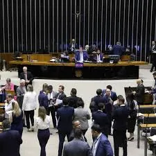 PL avança com projeto de anistia para 8 de Janeiro e já projeta maioria na Câmara