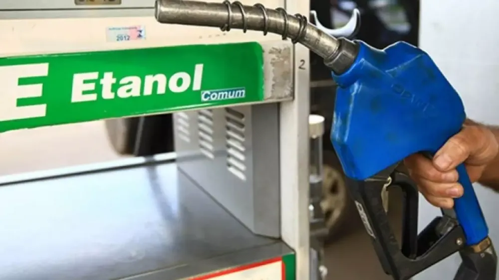 Etanol cai de preço em 18 estados e fica mais competitivo que gasolina em cinco
