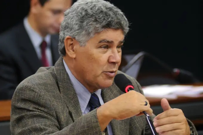 Deputado do PSol entra na disputa pela presidência da Câmara