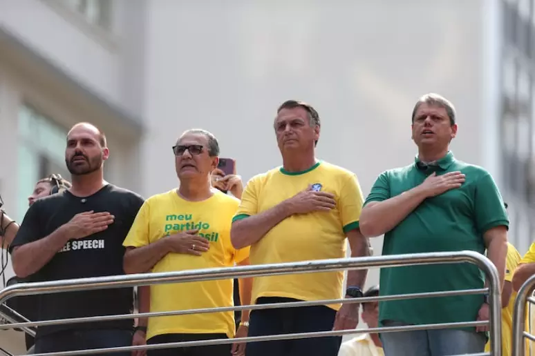 Bolsonaro volta à Paulista com governadores e exclui Zambelli e Marçal de ato pela anistia