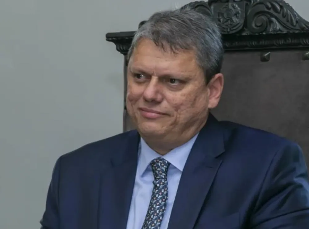 Tarcísio de Freitas pressiona direita pela união em 2026: “Bolsonaro continua no centro do jogo político”