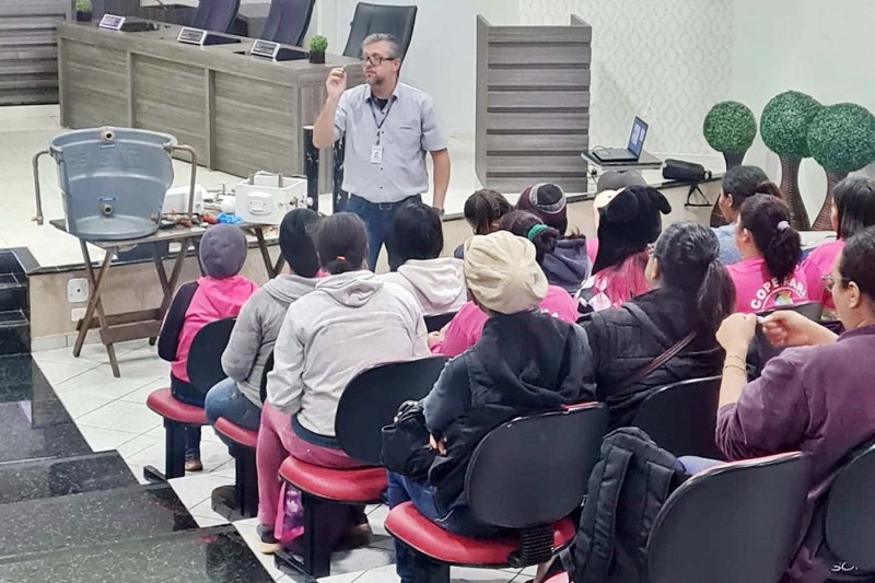 Sanepar realiza curso de manutenção hidráulica para mulheres de Primeiro de Maio
