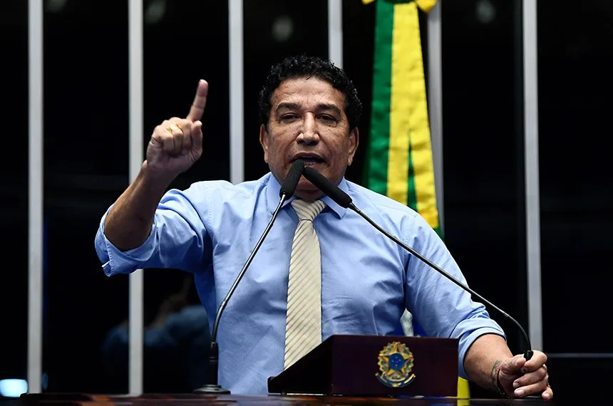 Magno Malta detona Moraes: “Ativismo sem alma que ameaça e oprime inocentes”