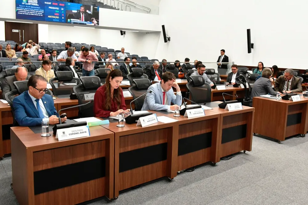 Deputados discutem polêmica sobre servidor que desejou a morte de Bolsonaro