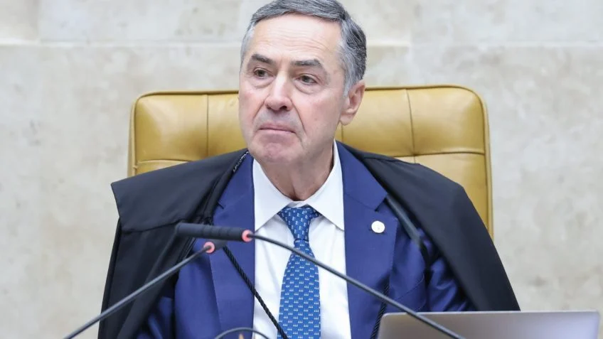 Barroso reage à The Economist e defende Moraes: “STF derrotou extremistas, não Bolsonaro”