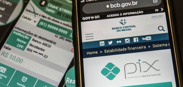 Aneel determina opção de PIX para pagamento de energia