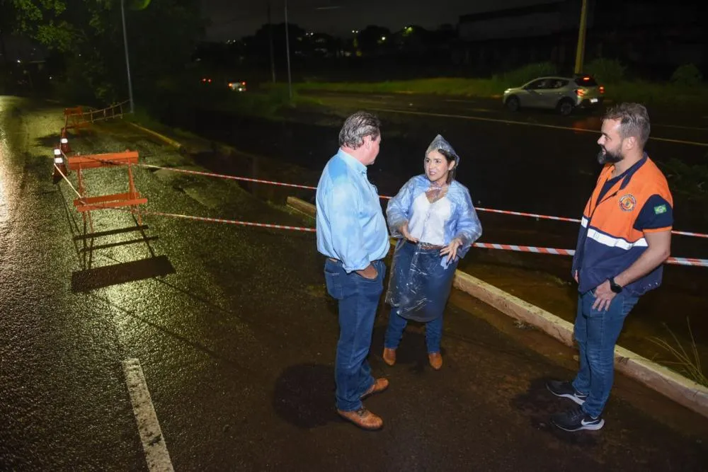 Chuvas intensas em Campo Grande: Prefeitura mobiliza 25 equipes para atender população