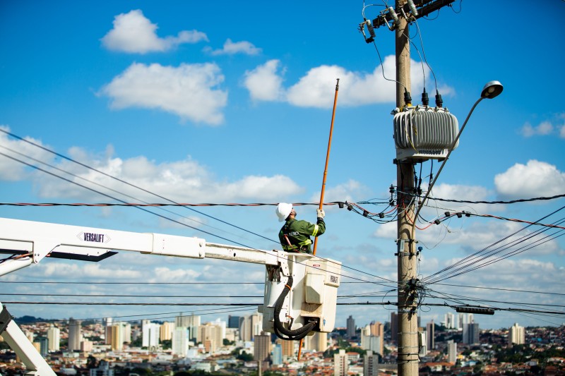 Quadras de três regiões sem energia nesta 5ª (26) para modernização da rede