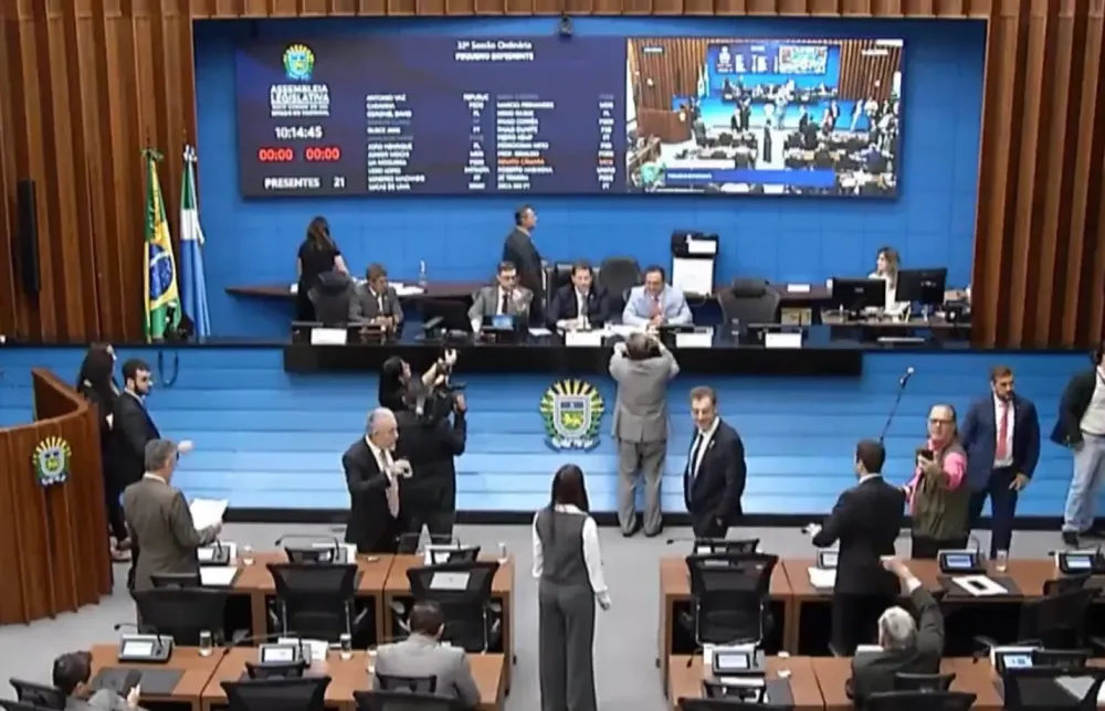 Sessão da Assembleia Legislativa em MS é suspensa após bate-boca entre deputados