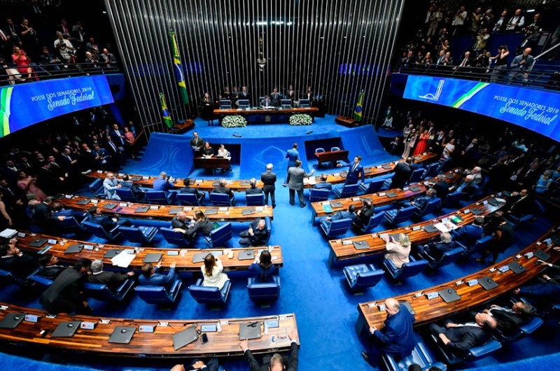 Senadores eleitos em outubro tomam posse e elegem presidente em 1º de fevereiro