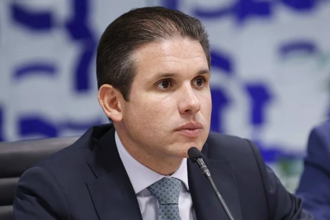 Hugo Motta defende projeto que reduz penas do 8 de janeiro e mantém foco em articuladores
