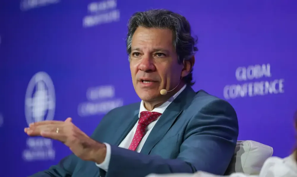 Haddad sonha alto e ignora realidade: Meta de crescimento econômico esbarra em inflação e juros recordes