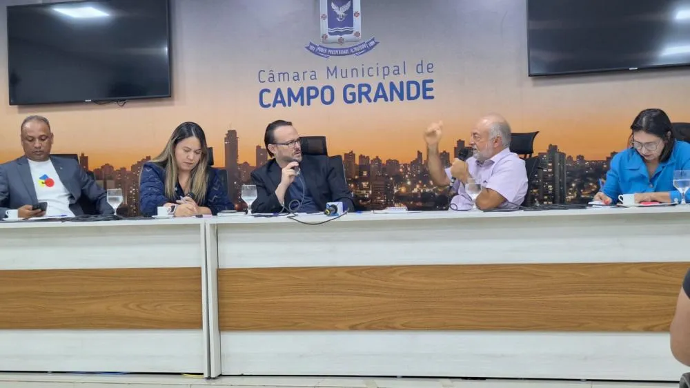 Transporte público de Campo Grande em colapso: usuários abandonados e sistema em ruínas