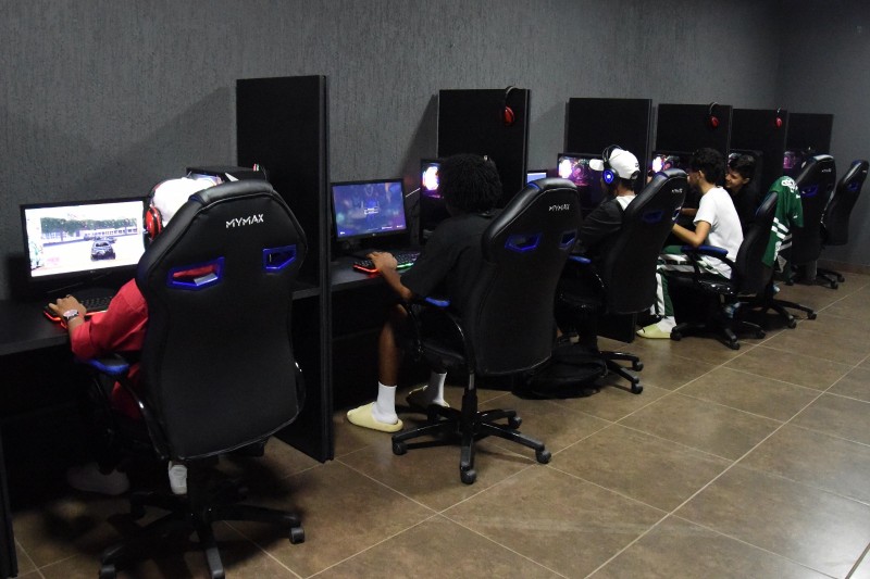 Laboratório Gamer movimenta férias de alunos do CEM Urso Branco