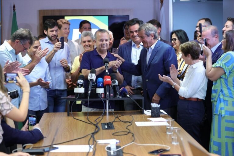 PL, PP e Republicanos anunciam apoio a Marinho à presidência do Senado