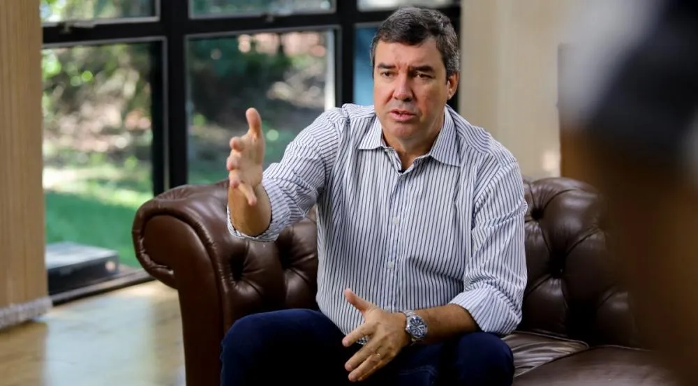 Eduardo Riedel lidera corrida eleitoral para o governo em 2026 com ampla vantagem