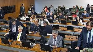 Senado acelera golpe contra a democracia: fim da reeleição e mandatos esticados para aprisionar o eleitor