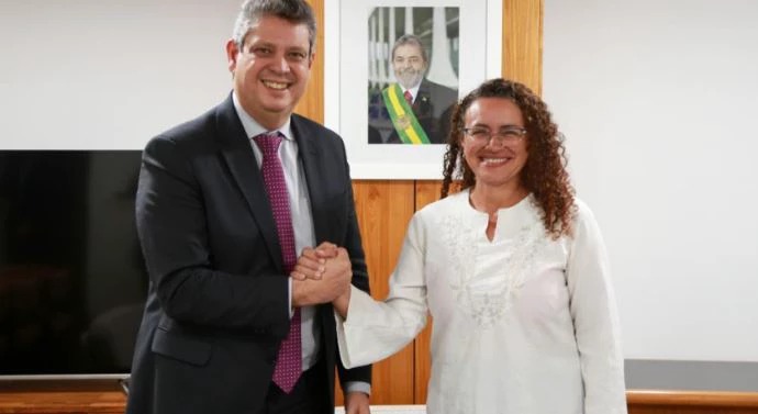 Governo Lula nomeia coordenadora do MST para assumir Diálogos Sociais