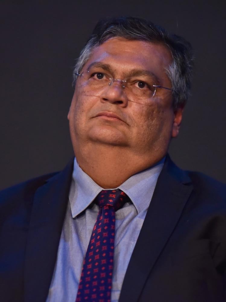 Homem chama Flávio Dino de 