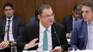 PL pressiona Câmara com nova proposta de anistia, mas divergências internas expõem fragilidade da sigla