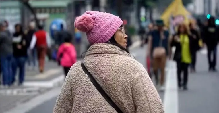 Primeira onda de frio de 2025 se aproxima com força no Brasil
