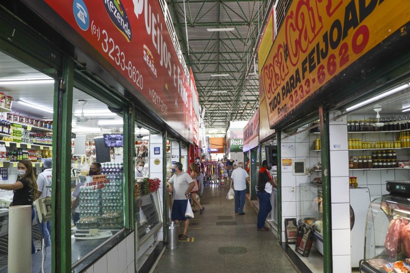 Projeto Administração na Feira atende demandas da população no Cruzeiro