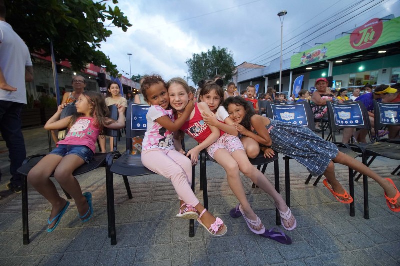 Carreta do programa Cinema na Praça chega a Paranaguá e Morretes nesta semana